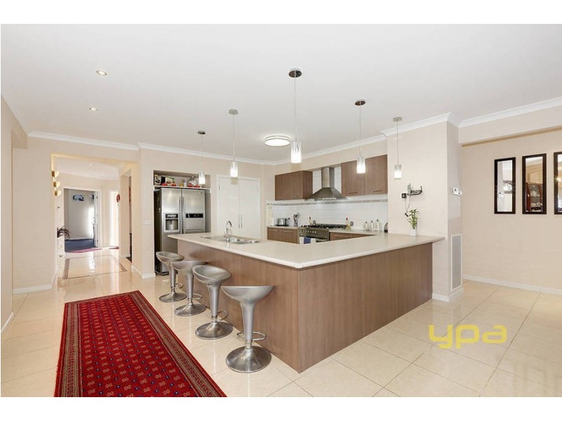 11 Cremorne Grove, Taylors Hill VIC 3037