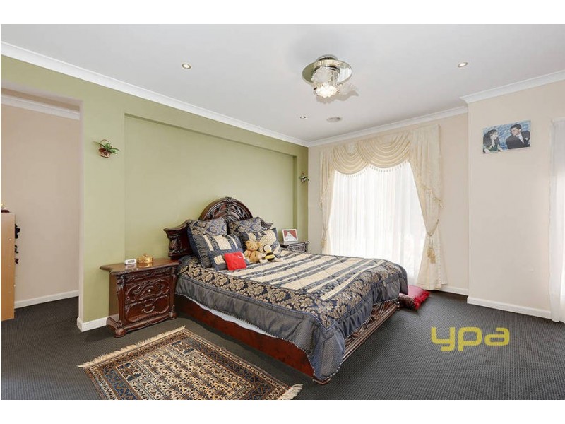 11 Cremorne Grove, Taylors Hill VIC 3037
