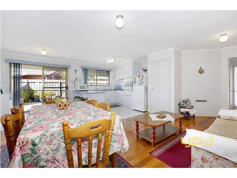 1/6 Oarsome Drive, Delahey VIC 3037