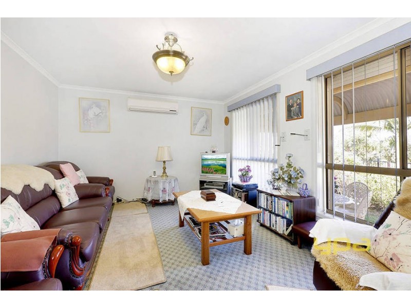 1/6 Oarsome Drive, Delahey VIC 3037