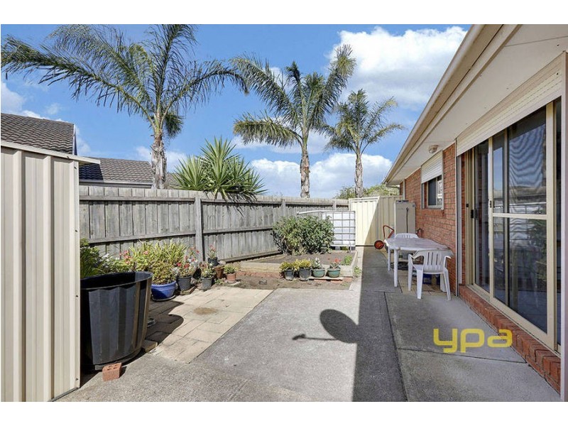 1/6 Oarsome Drive, Delahey VIC 3037