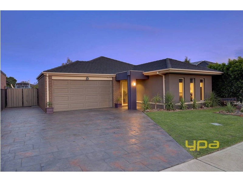 37 Melfin Drive, Hillside VIC 3037