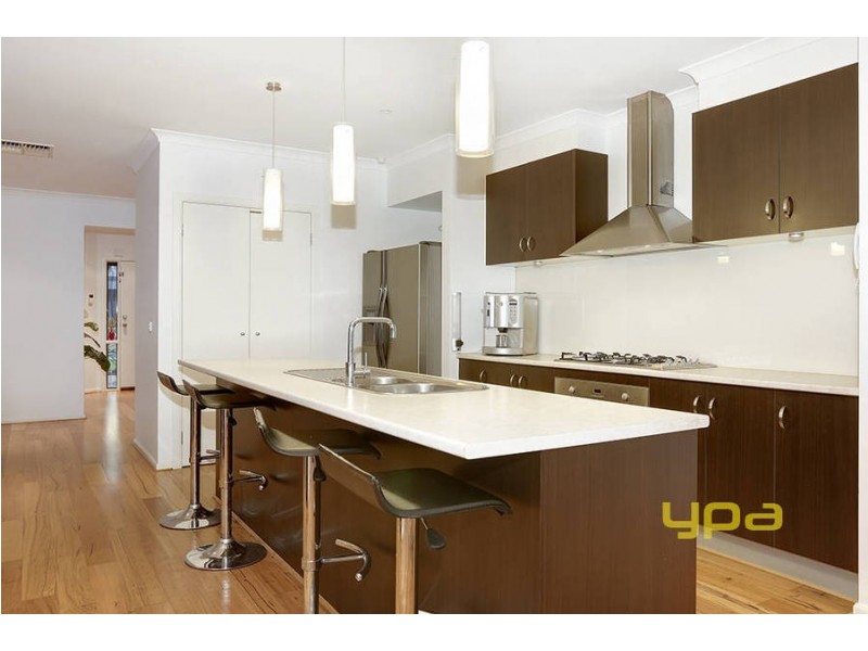 37 Melfin Drive, Hillside VIC 3037