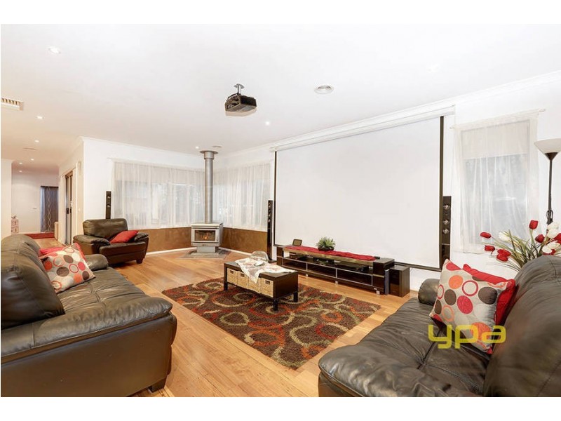 37 Melfin Drive, Hillside VIC 3037