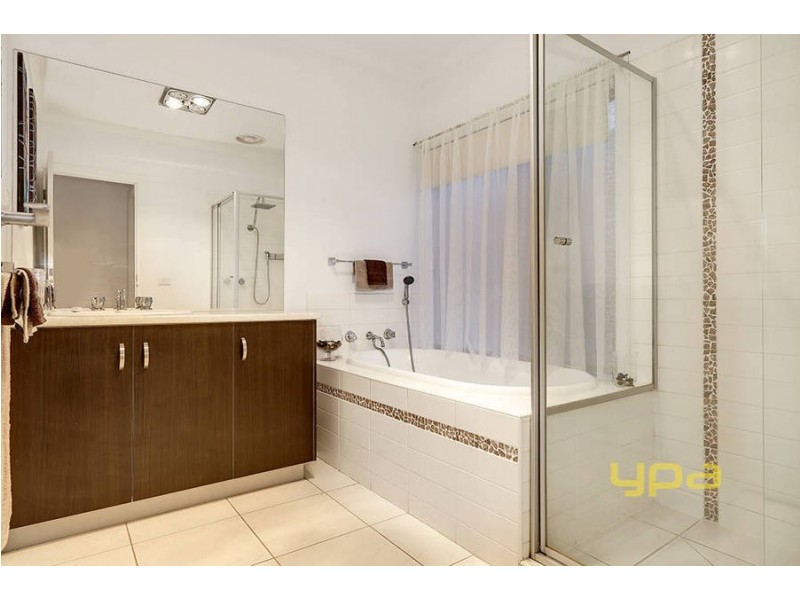 37 Melfin Drive, Hillside VIC 3037