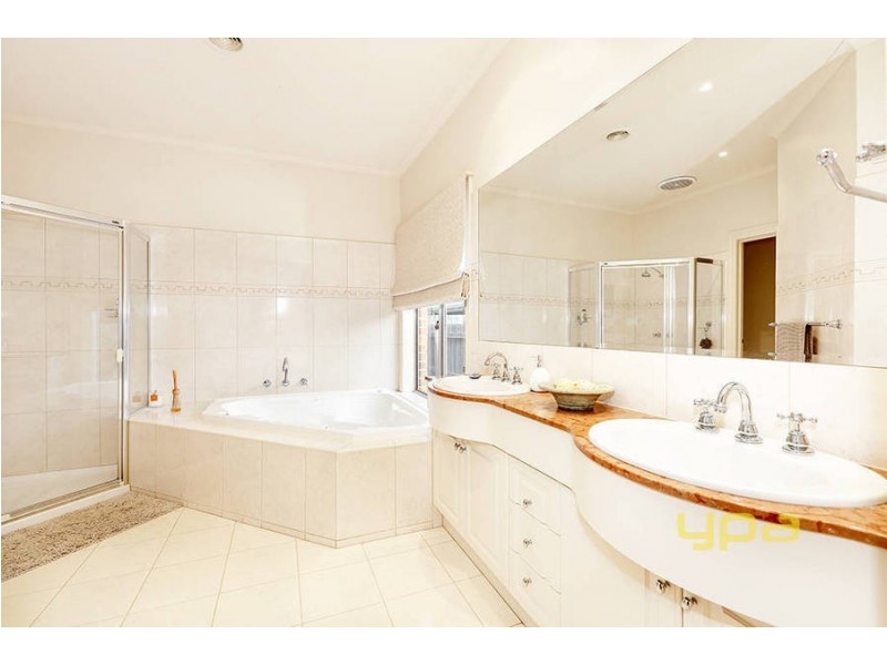 17 James Court, Hillside VIC 3037