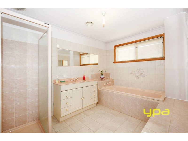 4 Belmont Avenue, Keilor Downs VIC 3038