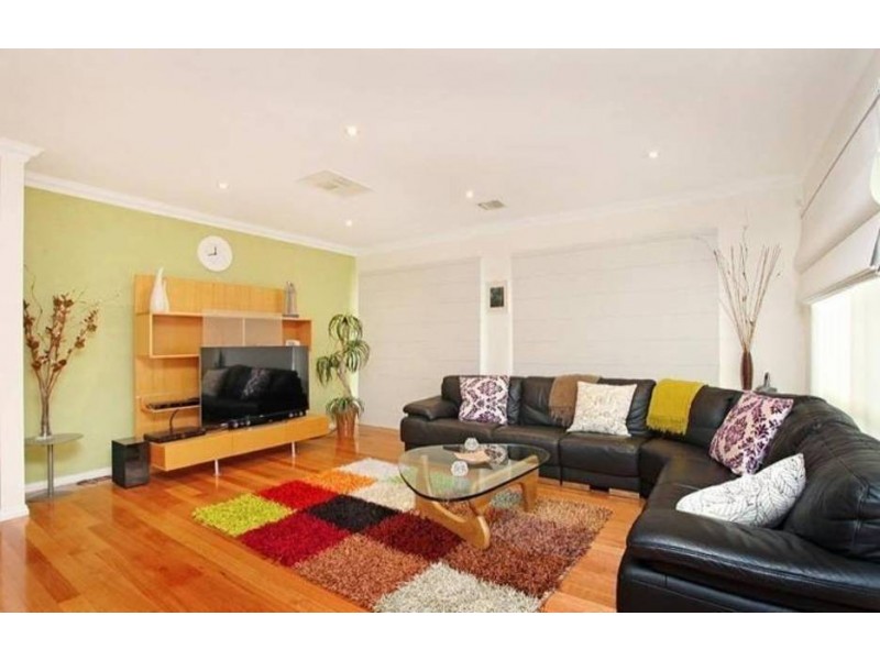 13 Flagstaff Lane, Taylors Hill VIC 3037