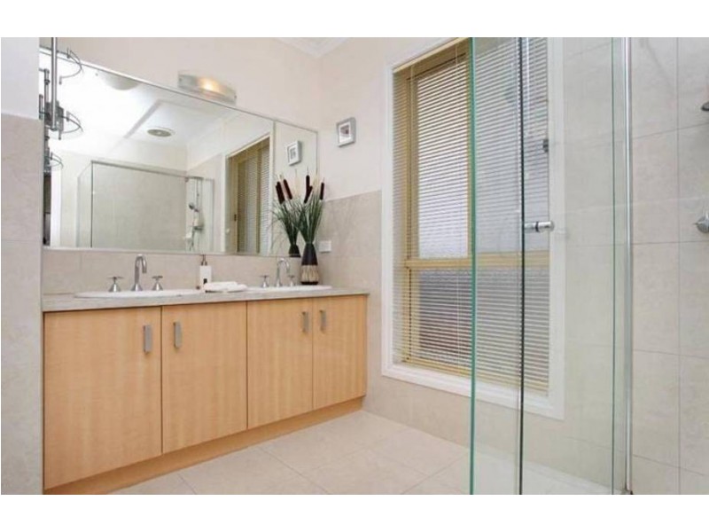 13 Flagstaff Lane, Taylors Hill VIC 3037