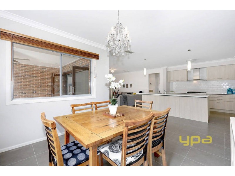 3 John Robert Place, Taylors Hill VIC 3037