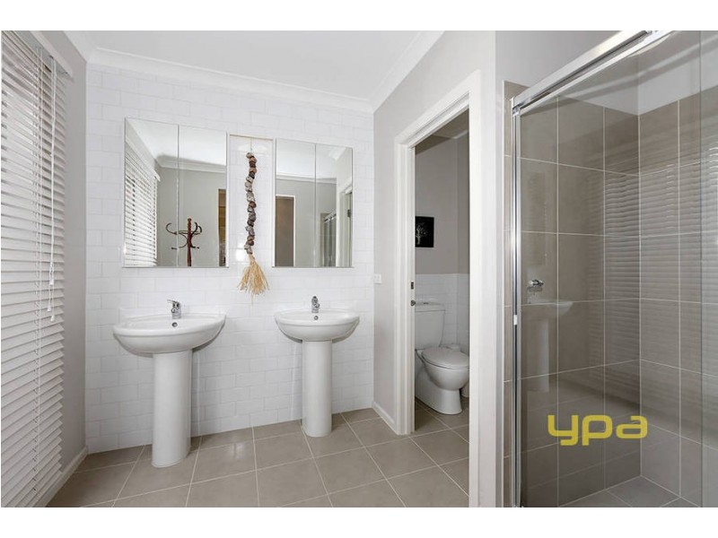 3 John Robert Place, Taylors Hill VIC 3037