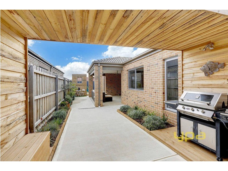 3 John Robert Place, Taylors Hill VIC 3037