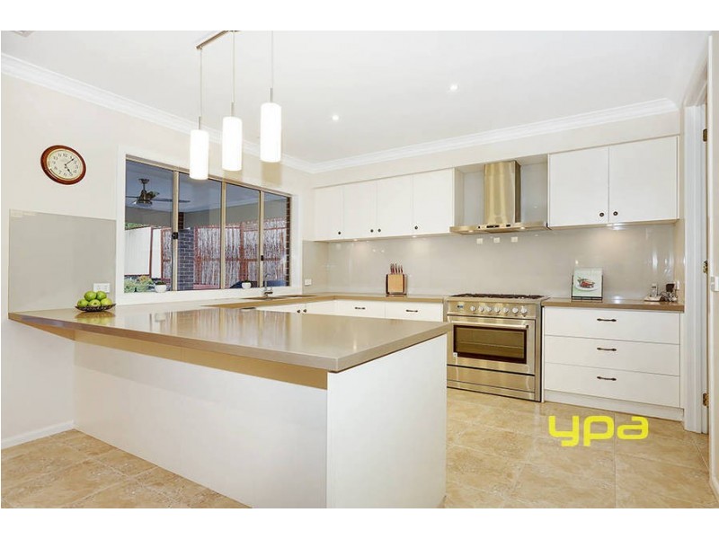 9 James Court, Hillside VIC 3037