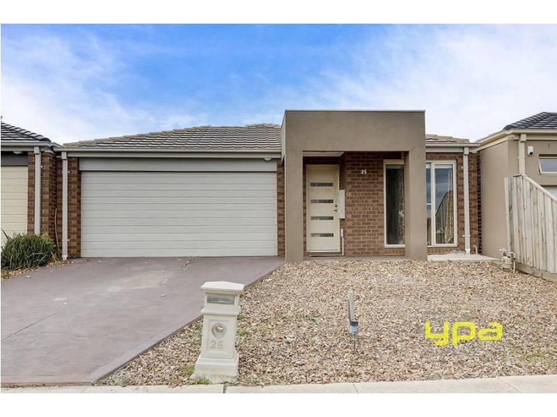 25 Lucas Terrace, Taylors Hill VIC 3037