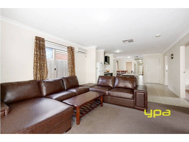 25 Lucas Terrace, Taylors Hill VIC 3037