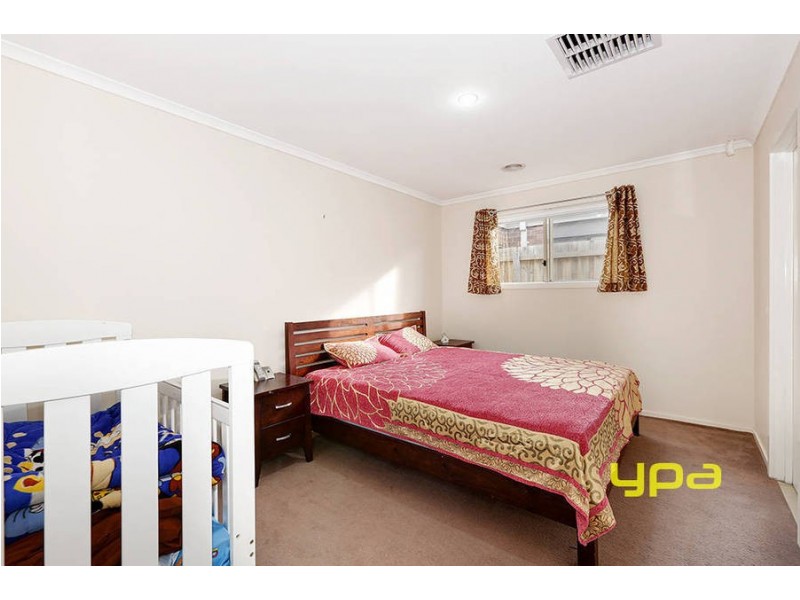 25 Lucas Terrace, Taylors Hill VIC 3037