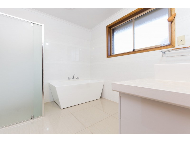 26 Minerva Crescent, Keilor Downs VIC 3038