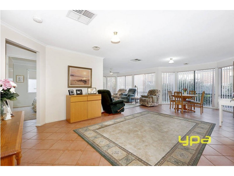 20 Saronvale Crescent, Hillside VIC 3037