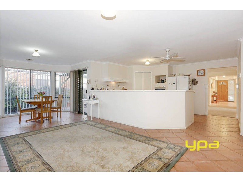 20 Saronvale Crescent, Hillside VIC 3037