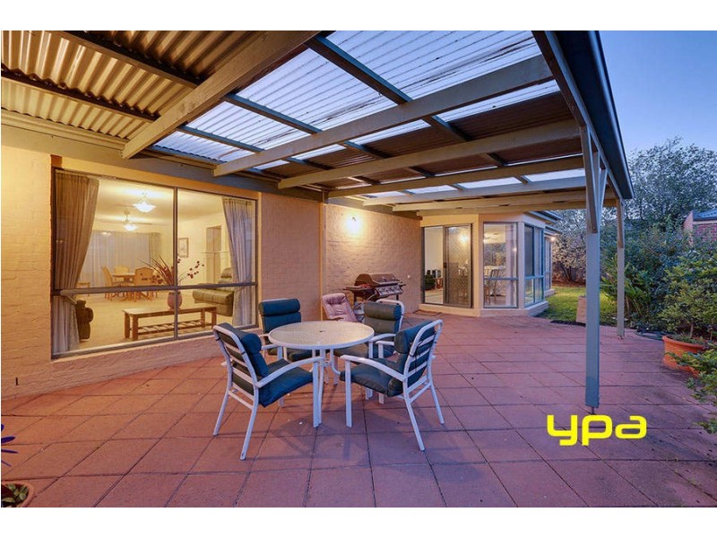 20 Saronvale Crescent, Hillside VIC 3037