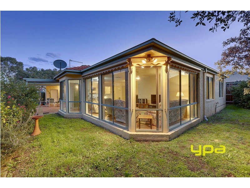 20 Saronvale Crescent, Hillside VIC 3037