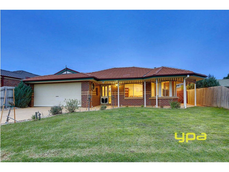 6 Cassinia Close, Delahey VIC 3037
