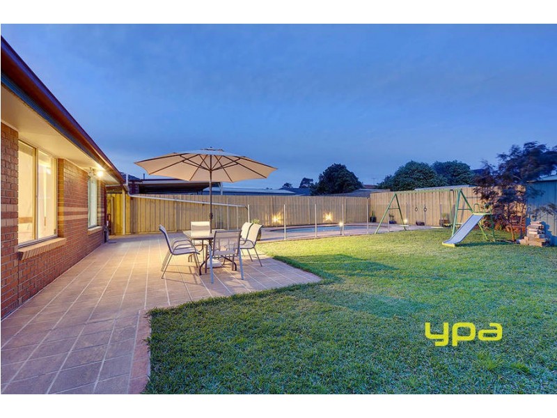 6 Cassinia Close, Delahey VIC 3037