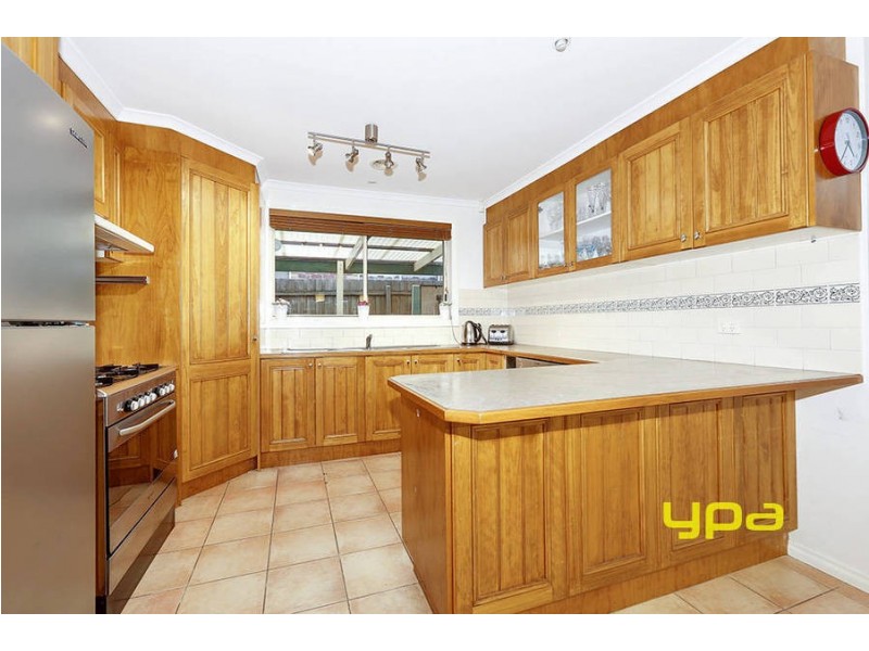 6 Cassinia Close, Delahey VIC 3037