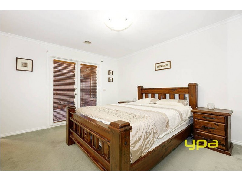 6 Cassinia Close, Delahey VIC 3037