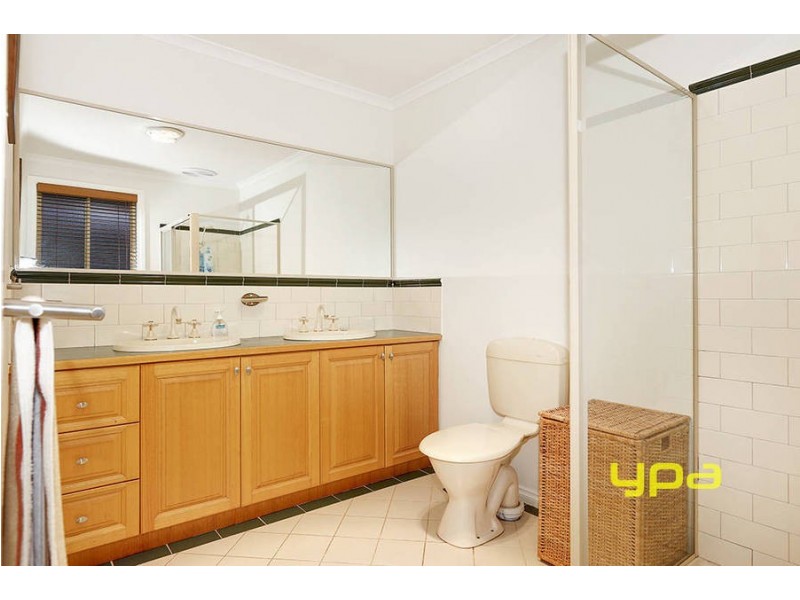 6 Cassinia Close, Delahey VIC 3037