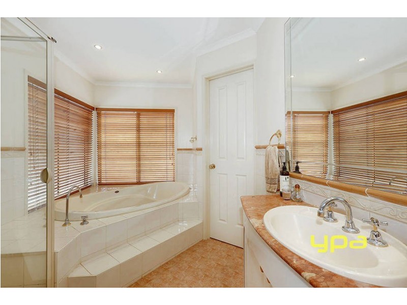 41 Glenbruar Drive, Hillside VIC 3037