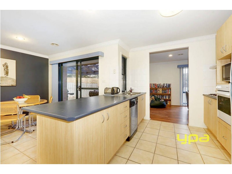 10 Kanmore Crescent, Hillside VIC 3037