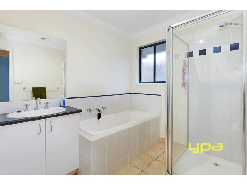 10 Kanmore Crescent, Hillside VIC 3037