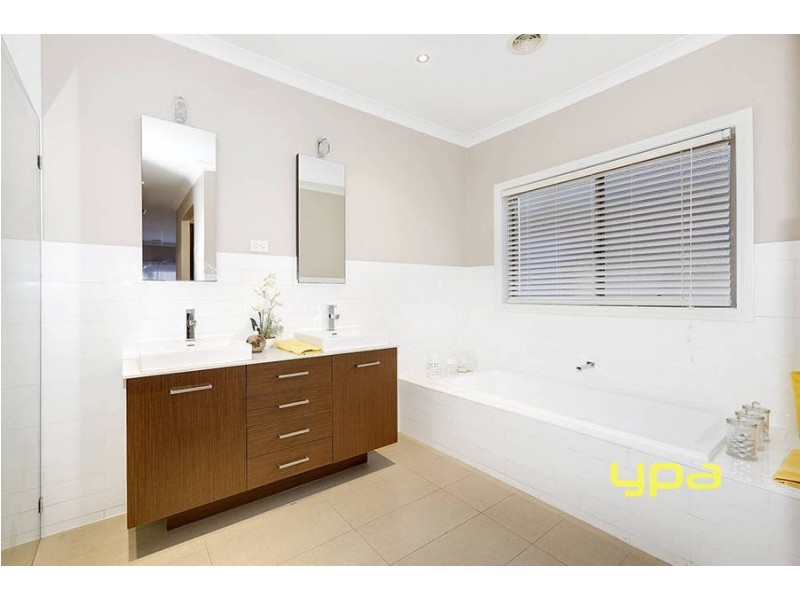 65 The Regency, Hillside VIC 3037