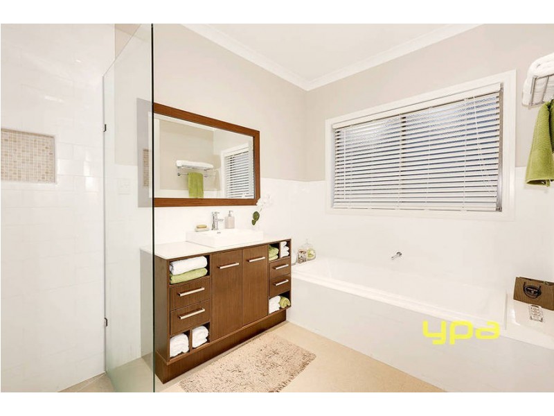 65 The Regency, Hillside VIC 3037