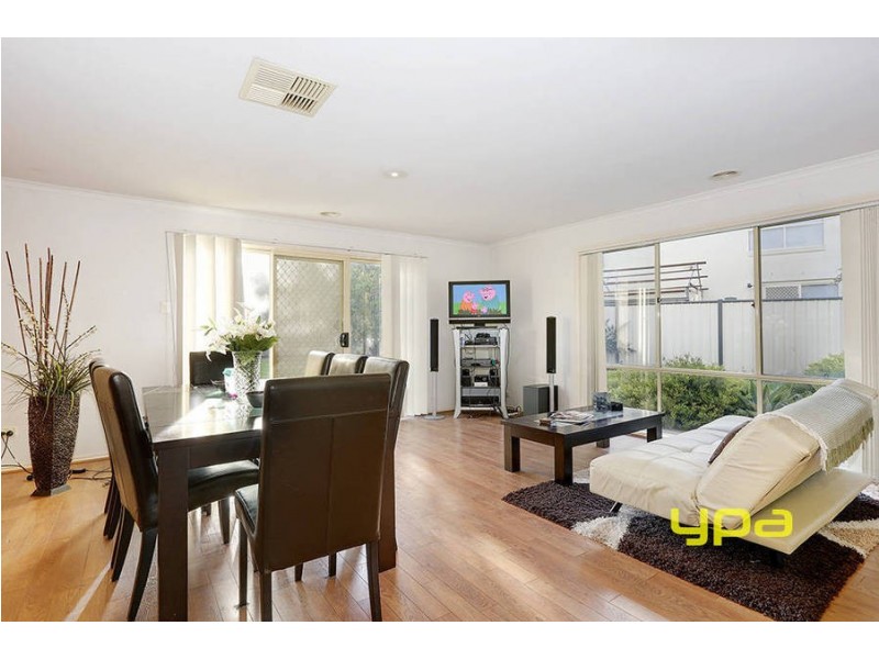 11 Amber Way, Taylors Hill VIC 3037