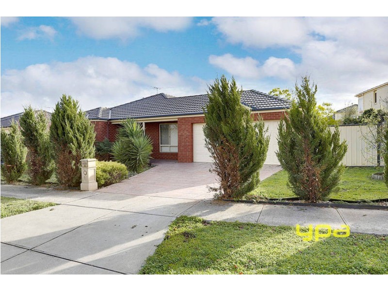 11 Amber Way, Taylors Hill VIC 3037