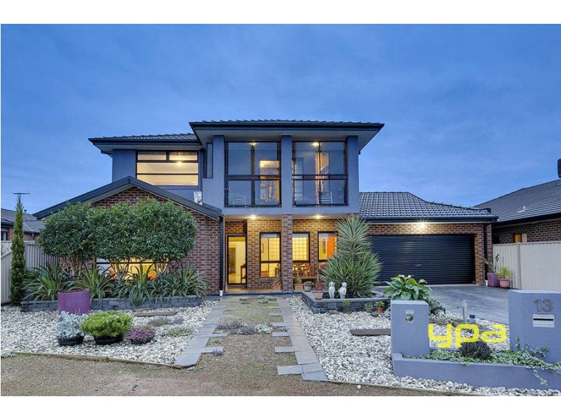 13 Hindmarsh Way, Taylors Hill VIC 3037