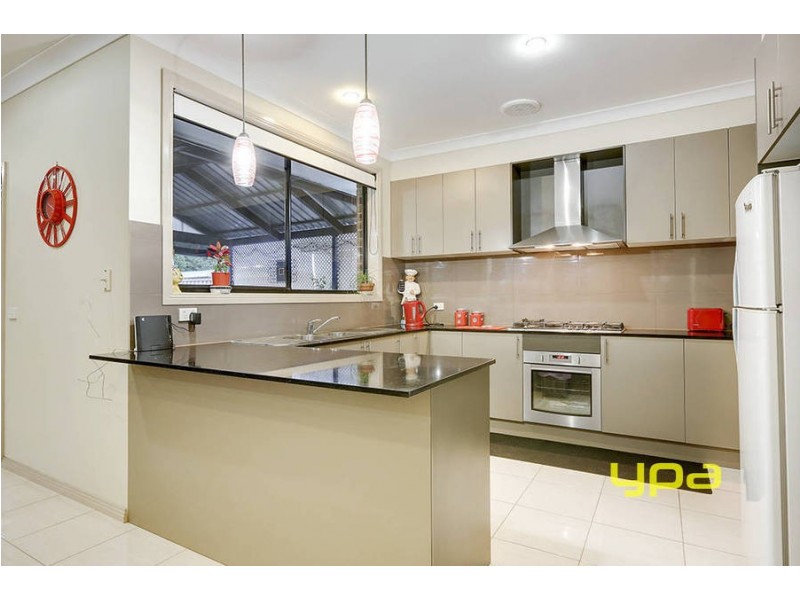 13 Hindmarsh Way, Taylors Hill VIC 3037