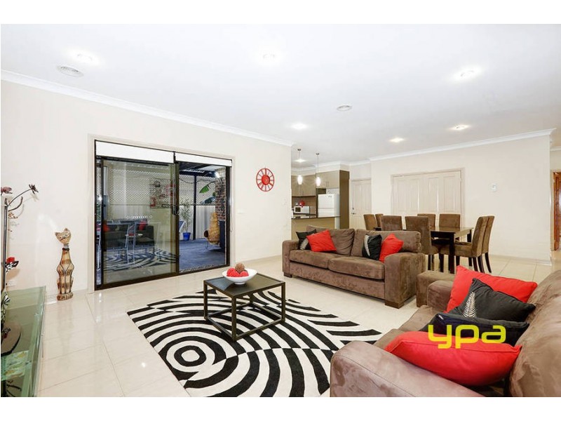 13 Hindmarsh Way, Taylors Hill VIC 3037