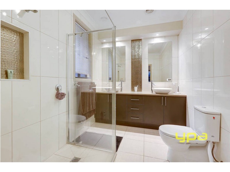 13 Hindmarsh Way, Taylors Hill VIC 3037