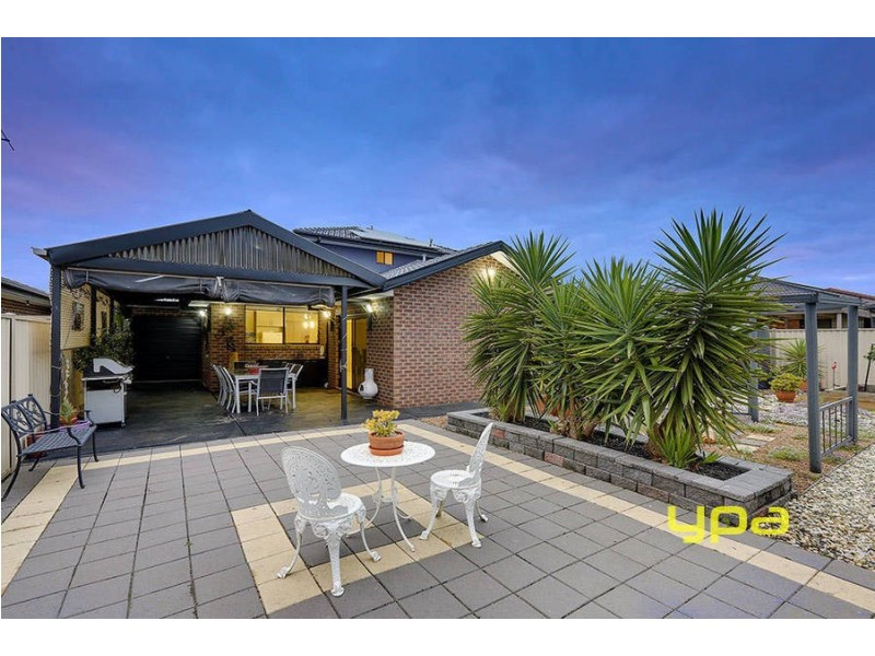 13 Hindmarsh Way, Taylors Hill VIC 3037
