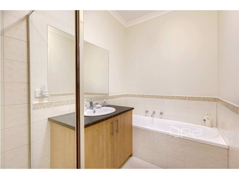 3/37 Victoria Road, Sydenham VIC 3037