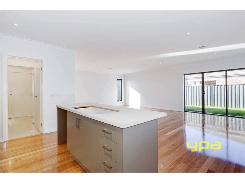 125 Catherine Drive, Hillside VIC 3037