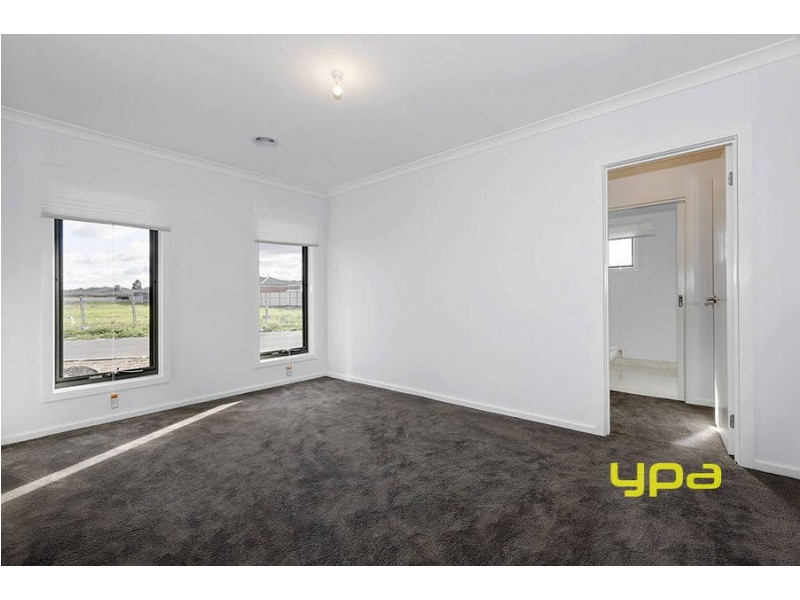 125 Catherine Drive, Hillside VIC 3037