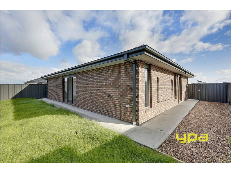 125 Catherine Drive, Hillside VIC 3037