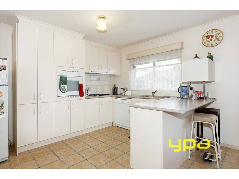 1 Kellybrook Close, Delahey VIC 3037