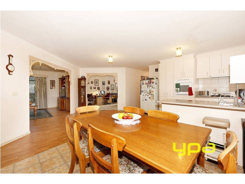 1 Kellybrook Close, Delahey VIC 3037