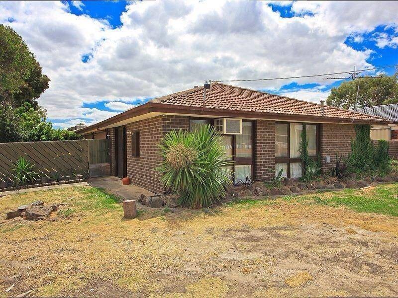 100 Gillespie Road, Kings Park VIC 3021