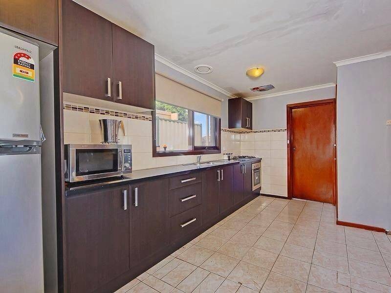 100 Gillespie Road, Kings Park VIC 3021